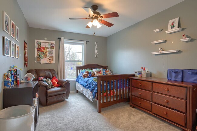 Building Photo - Modern and Convenient Hershey/Harrisburg Suburb Townhouse