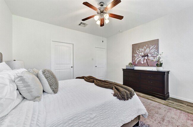 Building Photo - 31 Hearthwick Rd