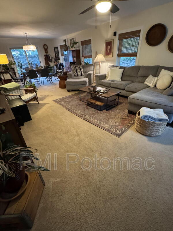 Building Photo - 12618 Kavanaugh Ln
