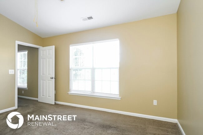 Building Photo - 3855 Thornaby Cir