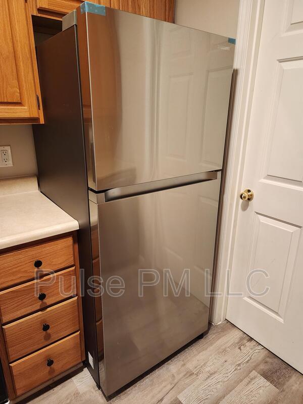 Building Photo - 2990 Sequoia Dr