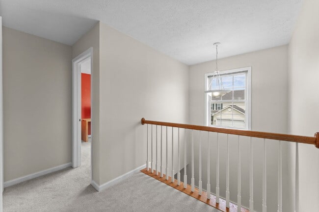 Building Photo - Welcome home to this well-maintained 4-bed...