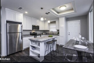 Building Photo - "Spacious 3-Bed Oasis with Granite Elegance in Weslaco!"
