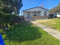 Building Photo - 512 N Palm St