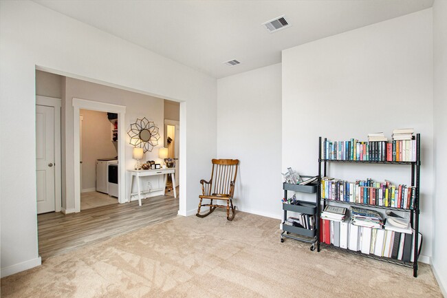 Building Photo - 40557 Mostyn Lake Dr