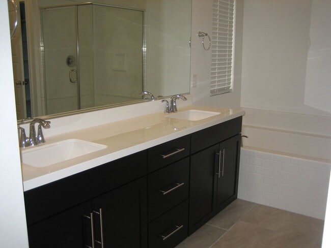 Building Photo - West Summerlin Townhouse - 1833-SqFt. - 3-beds, 2.5-baths, 2-car attached garage, Gated Comm.