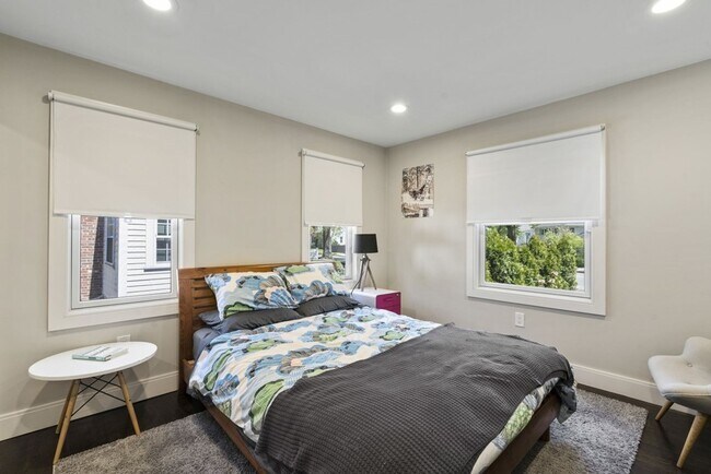 Building Photo - 265 Jackson St