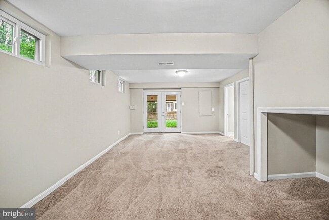 Building Photo - 16200 Edgewood Dr