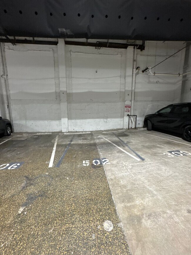 Building Photo - Iconic Kress Building 2BR Condo with Parking & Sound Panels