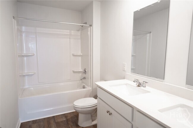 Building Photo - 102 Red Admiral Ln
