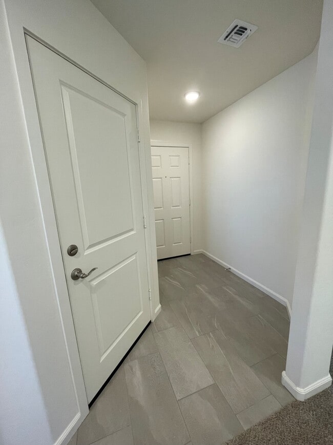 Building Photo - 1118 Helsing Rd