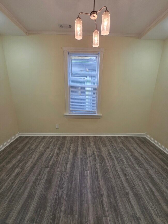 Building Photo - 10548 S Ave J