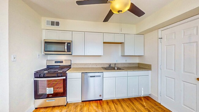Building Photo - 1304 Rexford Pl