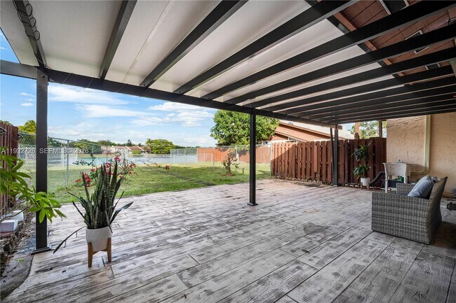 Building Photo - 14805 SW 74th Ln