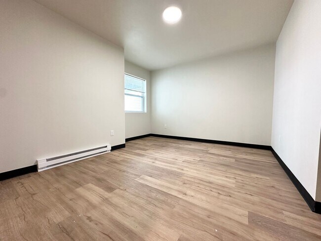 Building Photo - 533 Rustic Ridge Dr