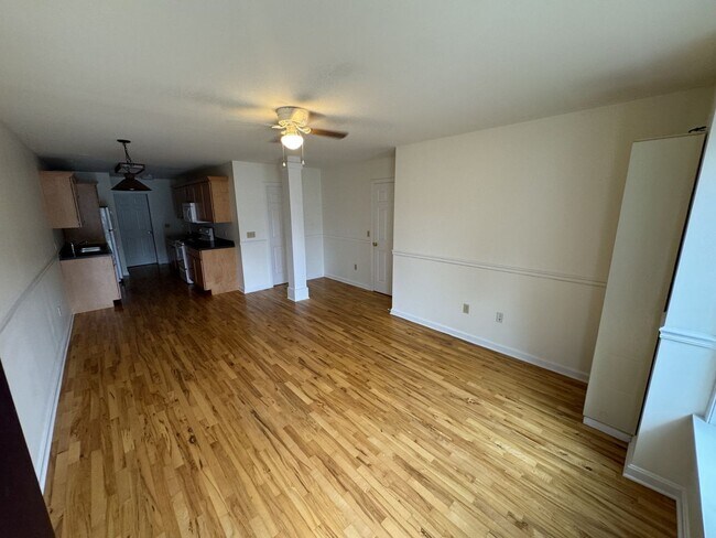 Building Photo - 31 Sumner Ln
