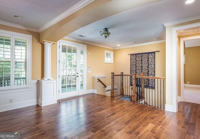 Building Photo - 1111 Regency Dr