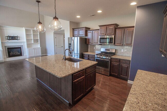 Building Photo - 7407 Pemberton Dr