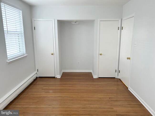 Building Photo - 1223 Drexel Ave