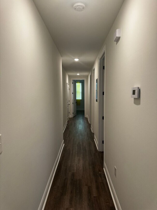 Building Photo - Step into this stunningly crafted duplex in Harrison Ave!