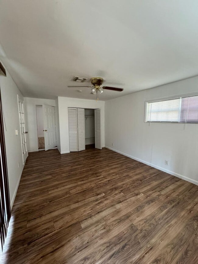 Building Photo - Spacious 4BR Home | Private Yard | Great L...