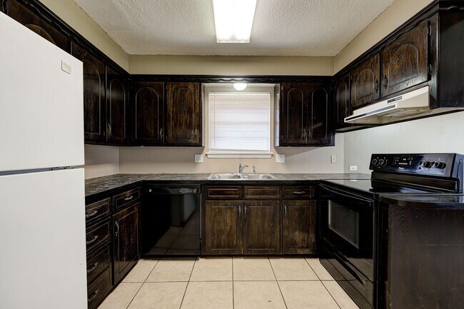 Building Photo - 4703 NW 63rd St