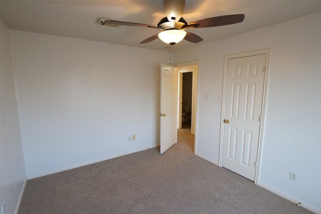 Building Photo - 5510 Bear Cave Ln