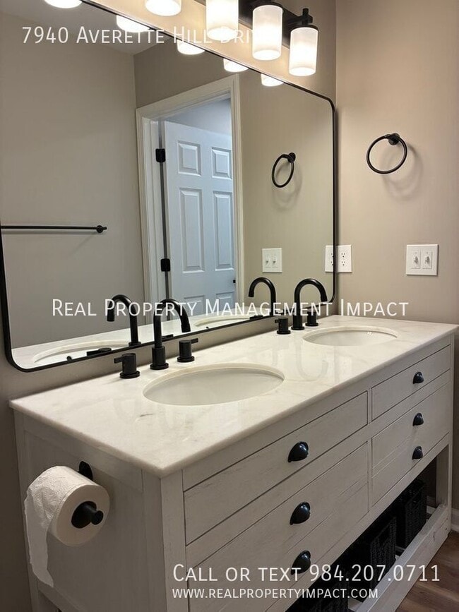 Building Photo - 7940 Averette Hill Dr