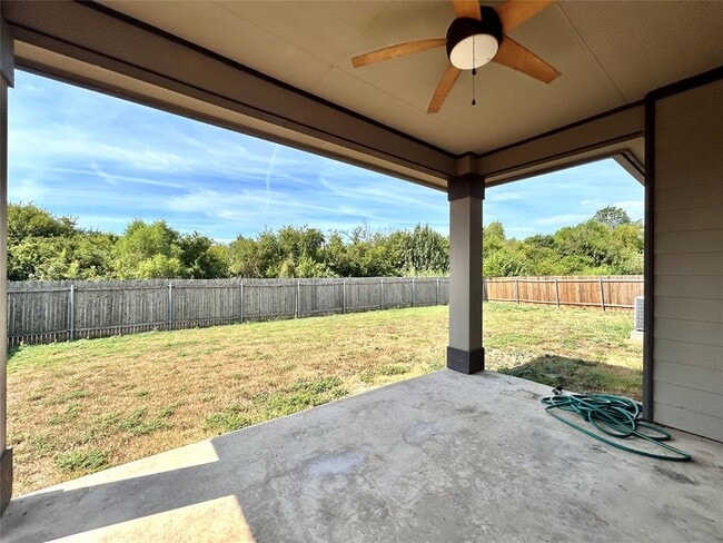 Building Photo - 505 Willow Walk Dr