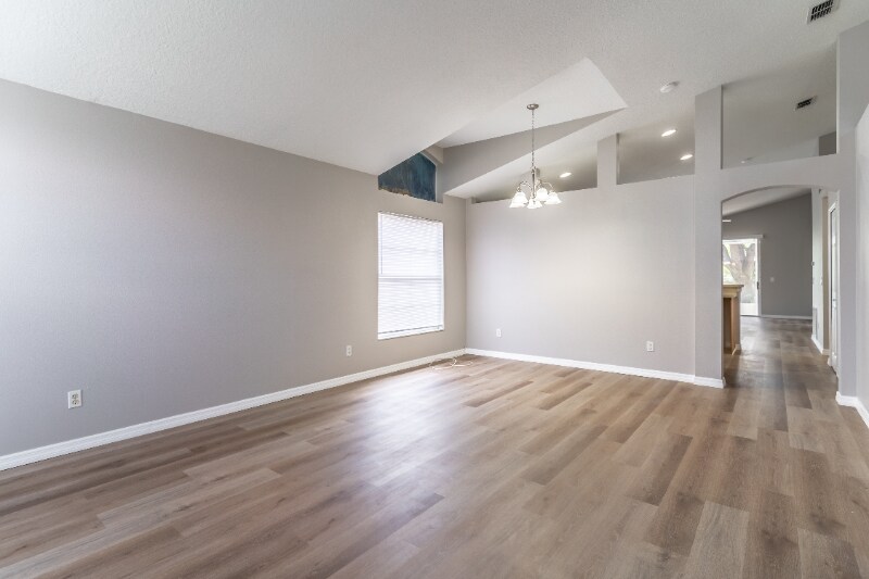 Building Photo - 2306 Lily Pad Ln
