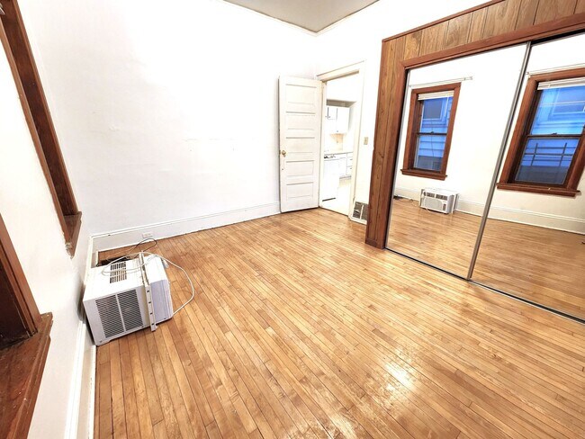 Building Photo - 2772 N Bremen St