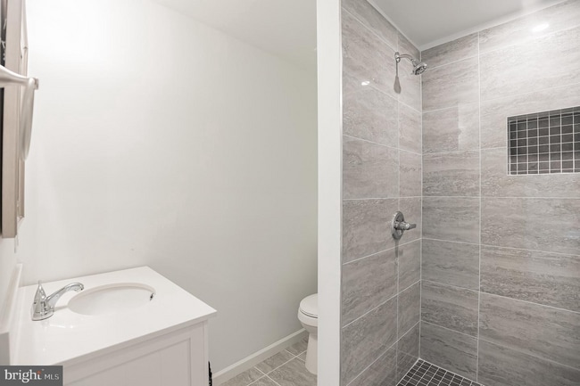 Building Photo - 2626-28 Ridge Ave