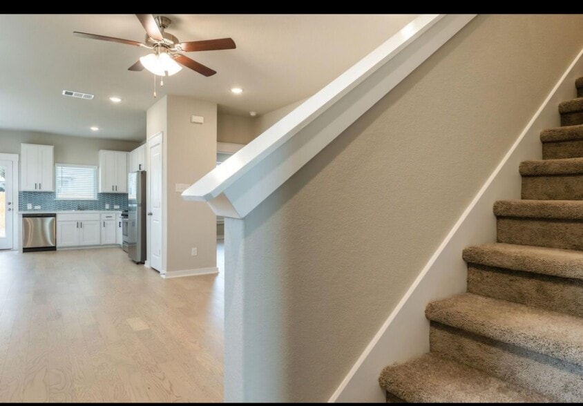 Building Photo - 1527 Fenton Hill Dr
