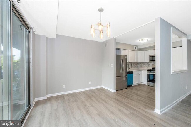 Building Photo - 4410 Oglethorpe St