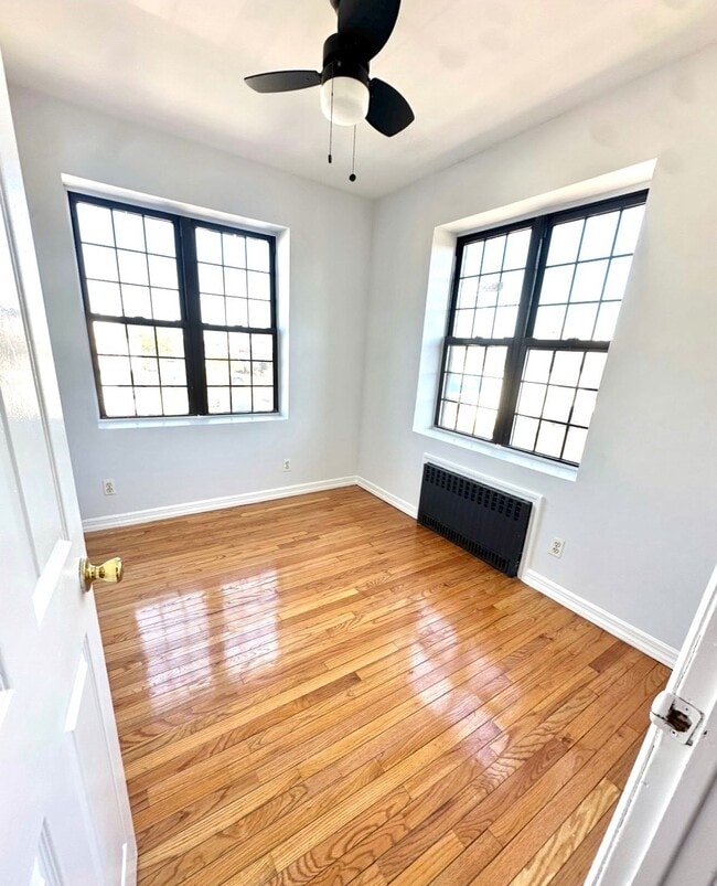 Building Photo - 890 W Beech St