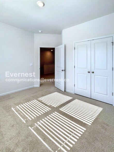 Building Photo - 813 Washington St