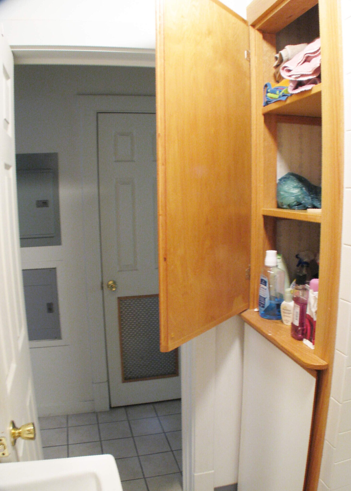 Bath linen closet - 5840 Alderson St