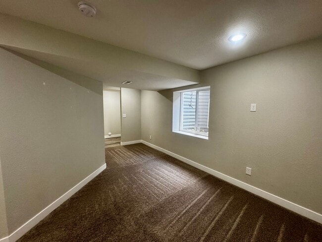 Building Photo - 3 Bedroom Home with Basement in Stetson Hills