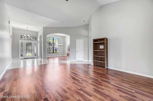 Building Photo - 3643 Bluefield Ave