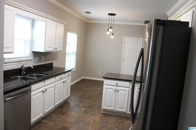 Building Photo - 5338 Cottage Ln