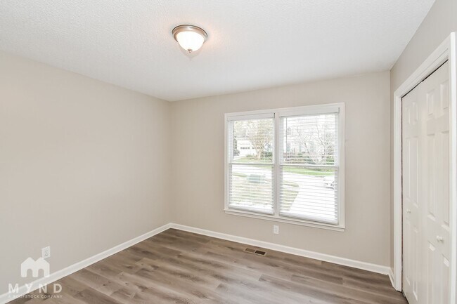 Building Photo - 103 Creekside Dr