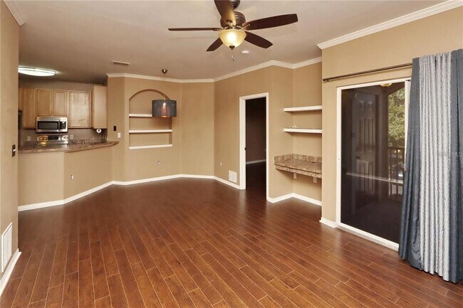 Building Photo - 9918 Courtney Palms Blvd