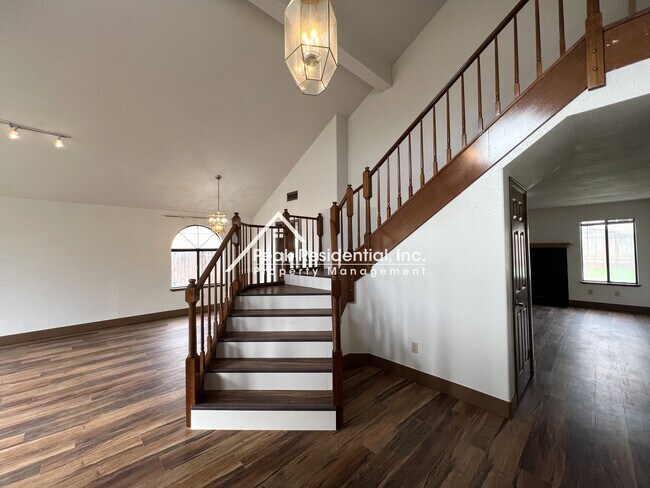 Building Photo - Spacious 4bd/3ba Elk Grove Home!