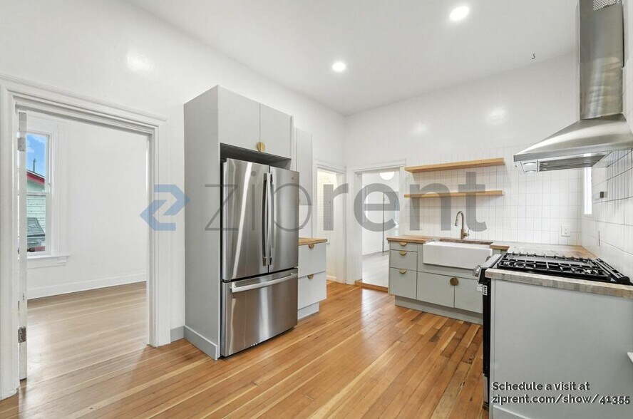 Building Photo - 2029 9th Ave