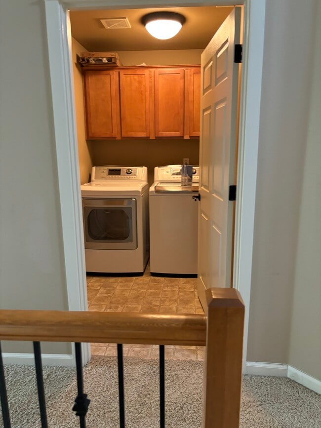 Building Photo - 1408 NE Redspire Ln