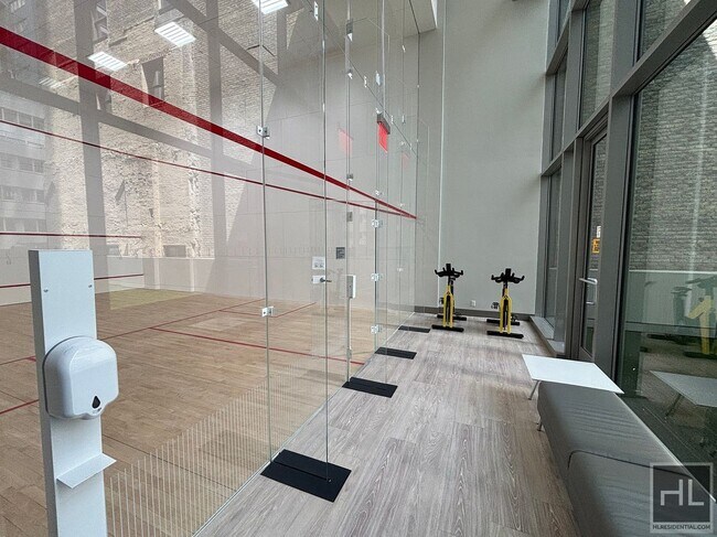 Building Photo - East 44th Street