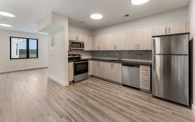 Building Photo - 72 S Essex Ave