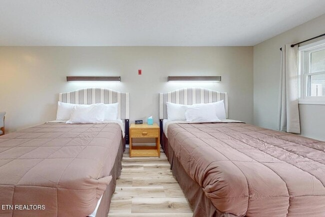 Building Photo - 661 Harrison Ferry Rd