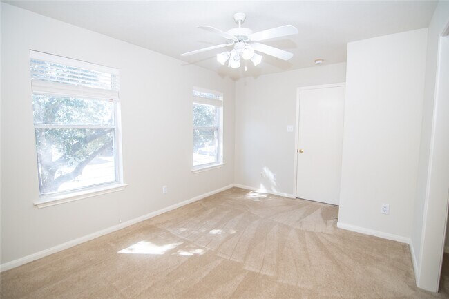 Building Photo - 25914 Chapman Falls Dr