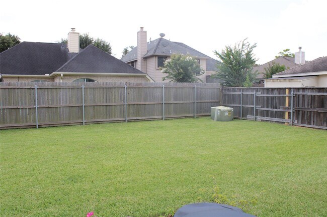 Building Photo - 7018 Crystal Dowels Dr